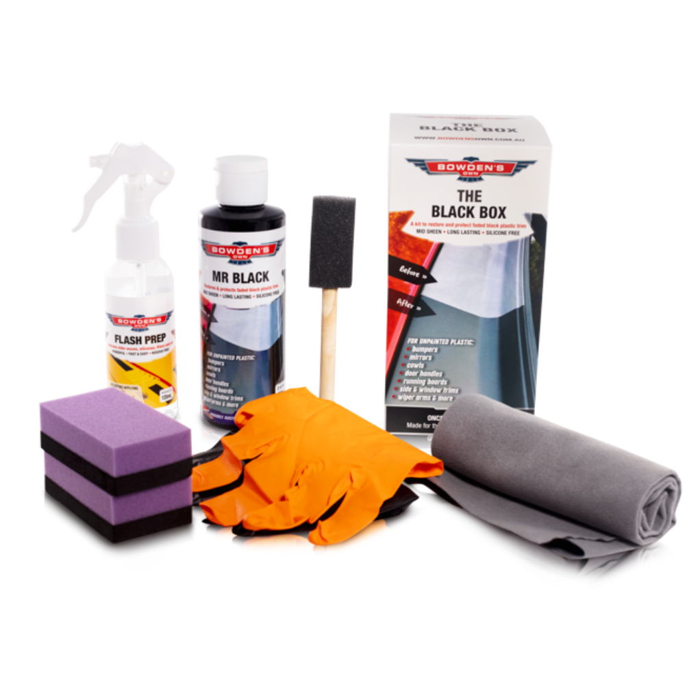 A complete kit to restore and protect faded black plastic trim